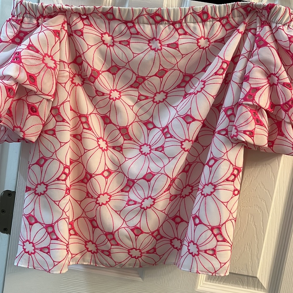 Lilly Pulitzer Lesley Top BotanicalEyelet Razberry - Picture 4 of 6
